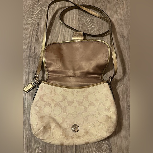 Vintage Gold Metallic Coach Crossbody Bag - Picture 3 of 5